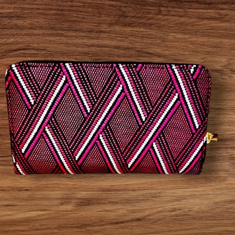 Zig Zag Pink White Black Zip Around Modern Clutch Wallet Gold Hardware New 4”x8”